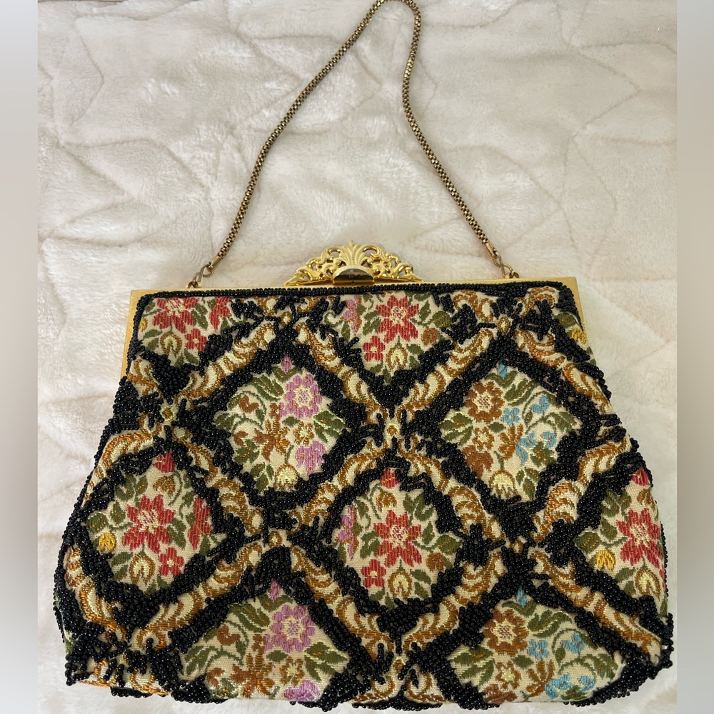 Vtg Unbranded Women’s Floral Embroidered Black Beaded Gold Trim Chain Purse